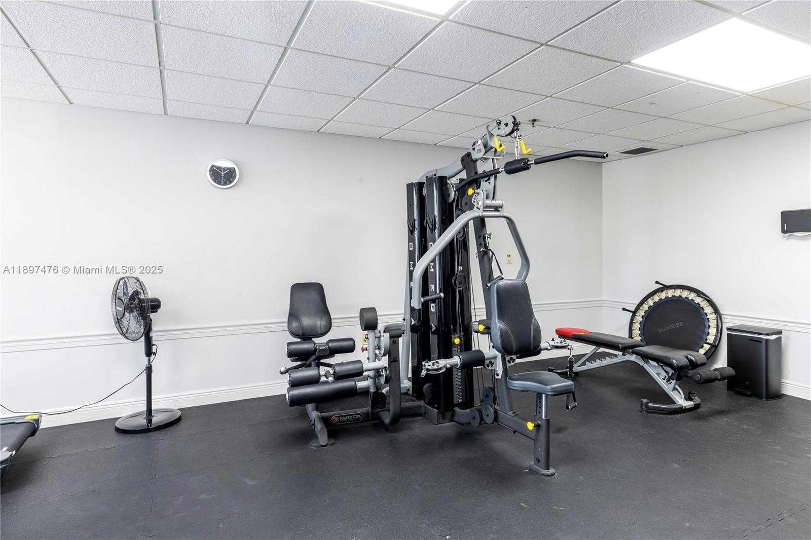 Small Image of 3200 COLLINS AVE #8-4, Miami Beach Number 10