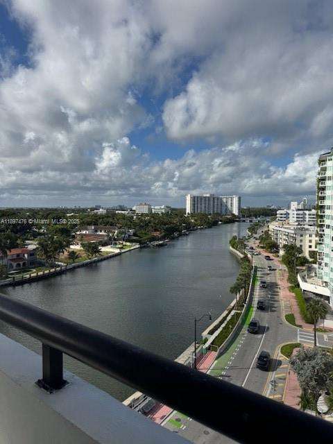 Small Image of 3200 COLLINS AVE #8-4, Miami Beach Number 17