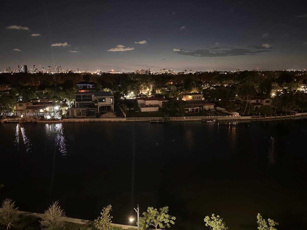 Small Image of 3200 COLLINS AVE #8-4, Miami Beach Number 18