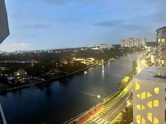 Small Image of 3200 COLLINS AVE #8-4, Miami Beach Number 20