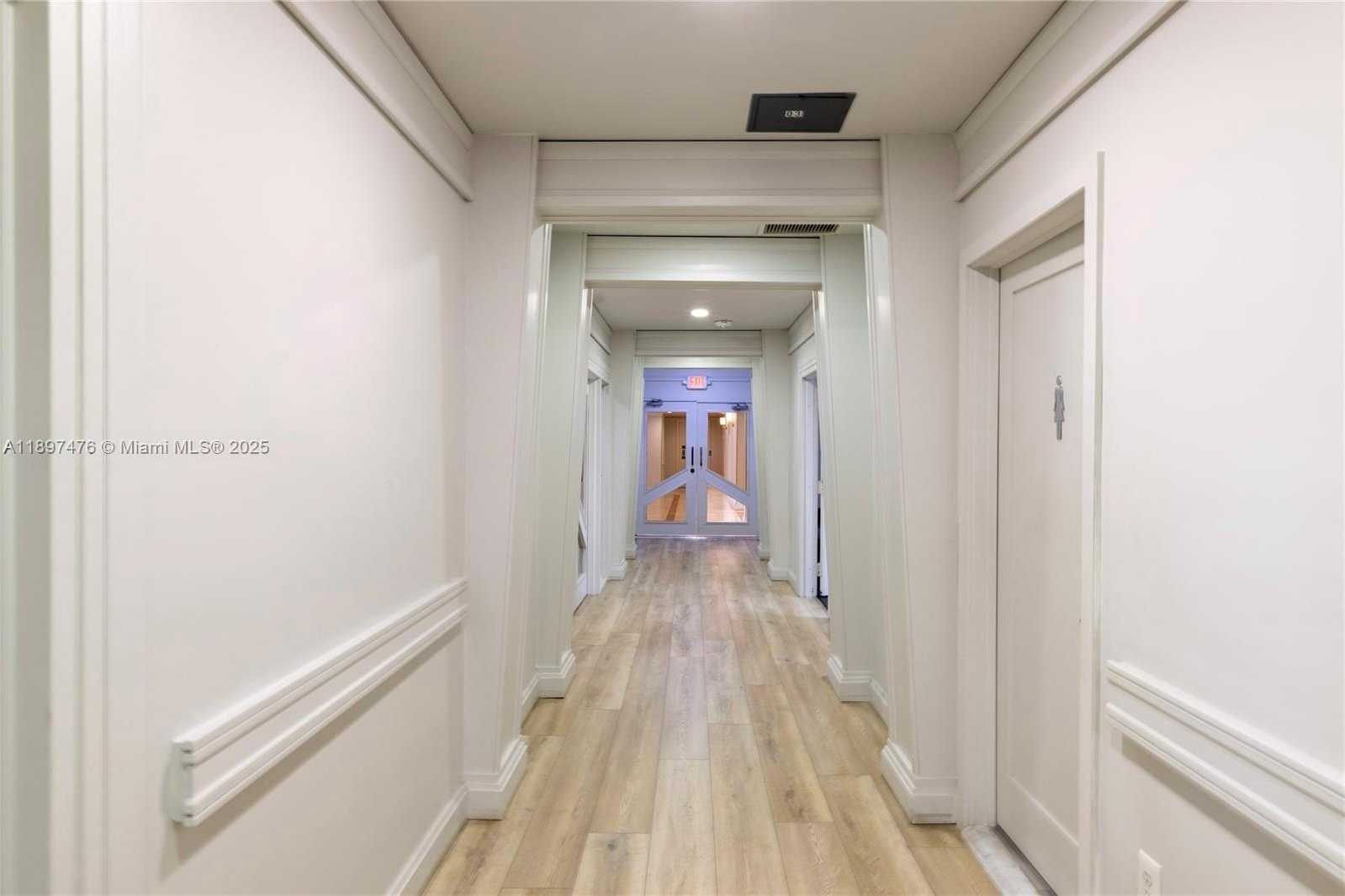 Small Image of 3200 COLLINS AVE #8-4, Miami Beach Number 8