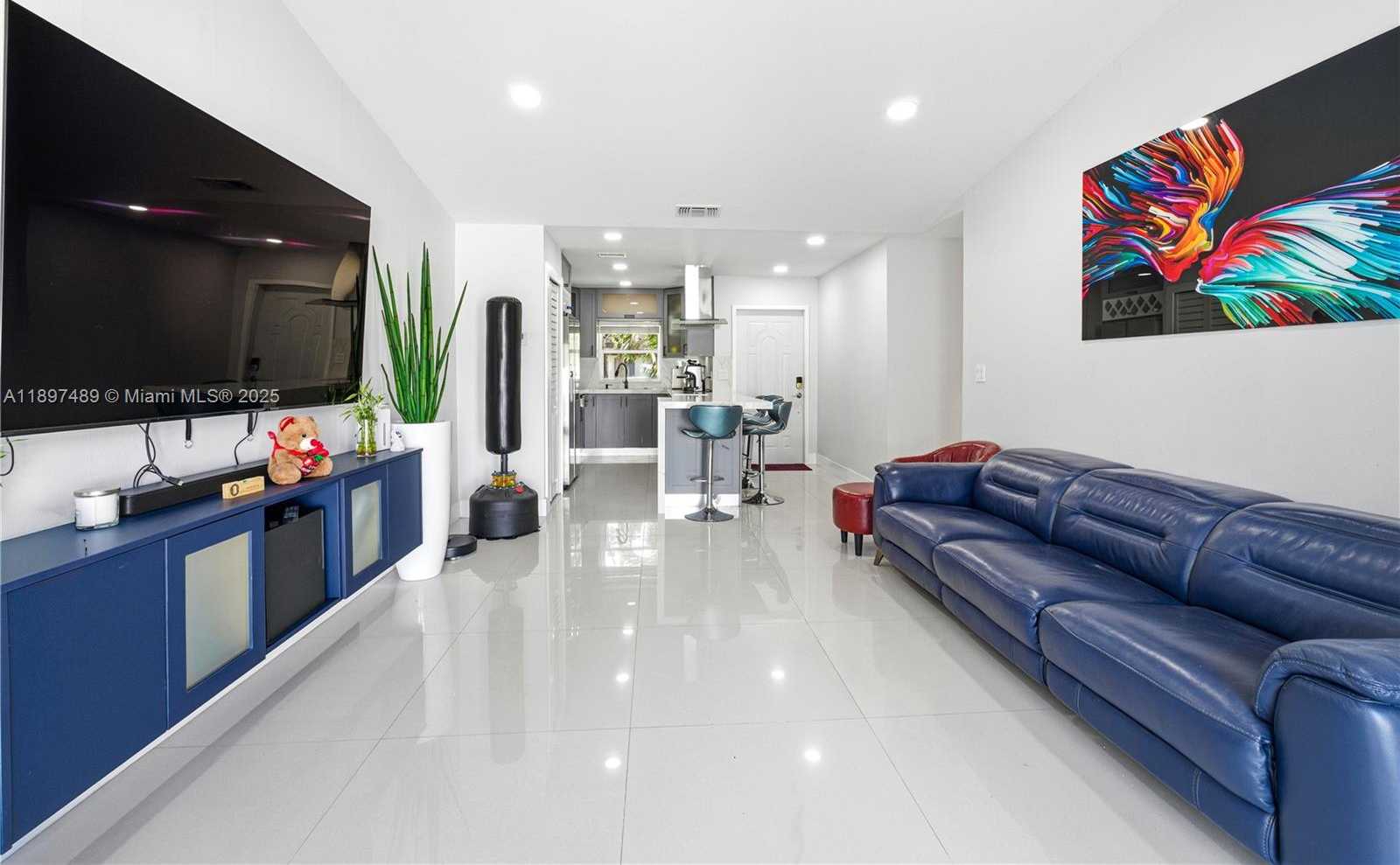 Small Image of 13765 SOUTH WEST 54TH LN, Miami Number 1