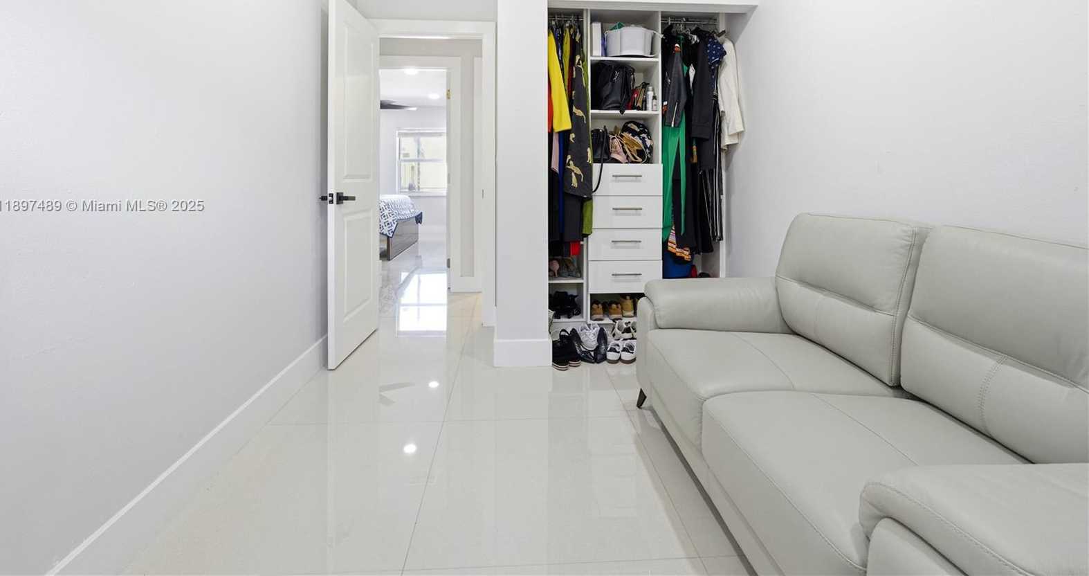 Small Image of 13765 SOUTH WEST 54TH LN, Miami Number 15
