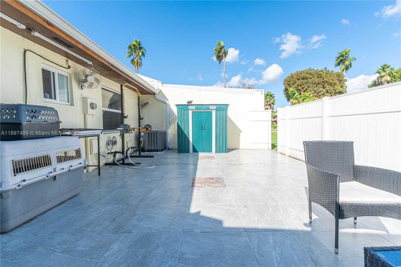 Small Image of 13765 SOUTH WEST 54TH LN, Miami Number 19