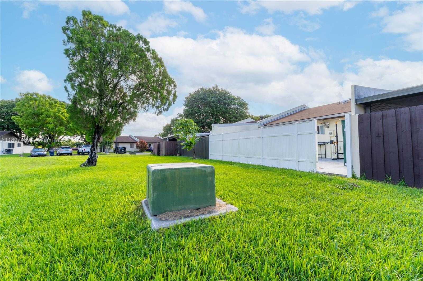 Small Image of 13765 SOUTH WEST 54TH LN, Miami Number 21