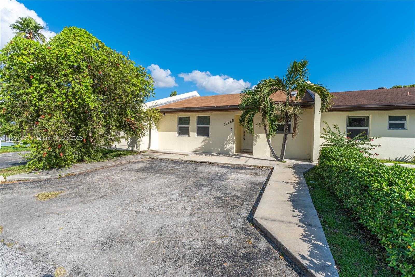 Small Image of 13765 SOUTH WEST 54TH LN, Miami Number 25