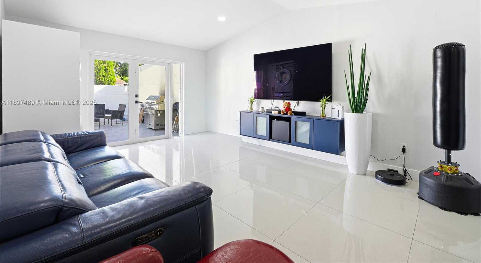 Small Image of 13765 SOUTH WEST 54TH LN, Miami Number 3