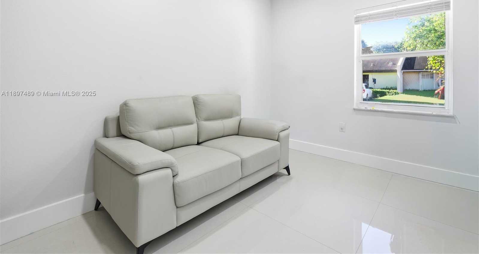 Small Image of 13765 SOUTH WEST 54TH LN, Miami Number 6