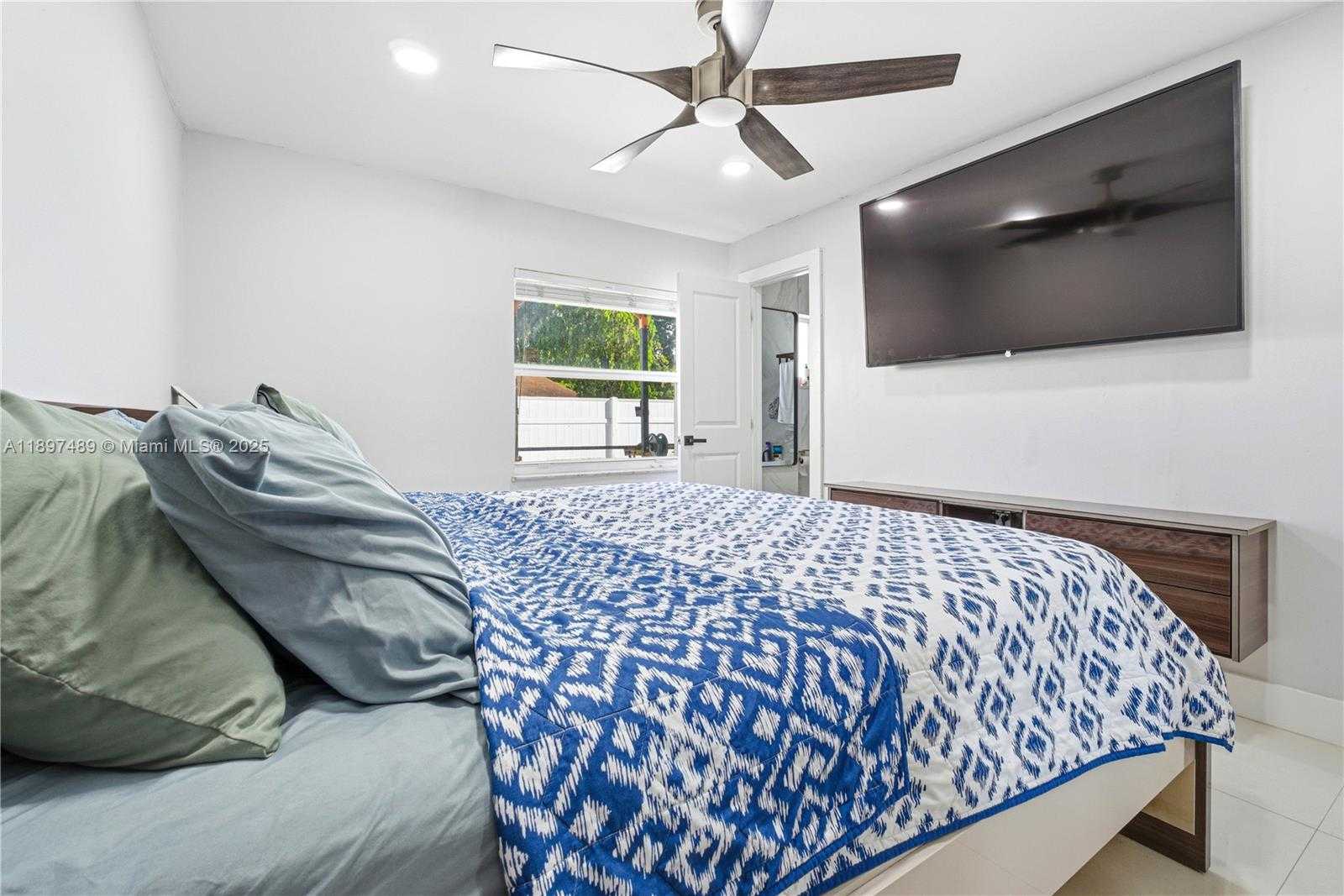 Small Image of 13765 SOUTH WEST 54TH LN, Miami Number 9