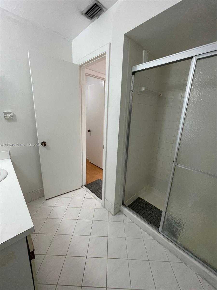 Small Image of 8237 NORTH WEST 8TH CT #4, Plantation Number 12