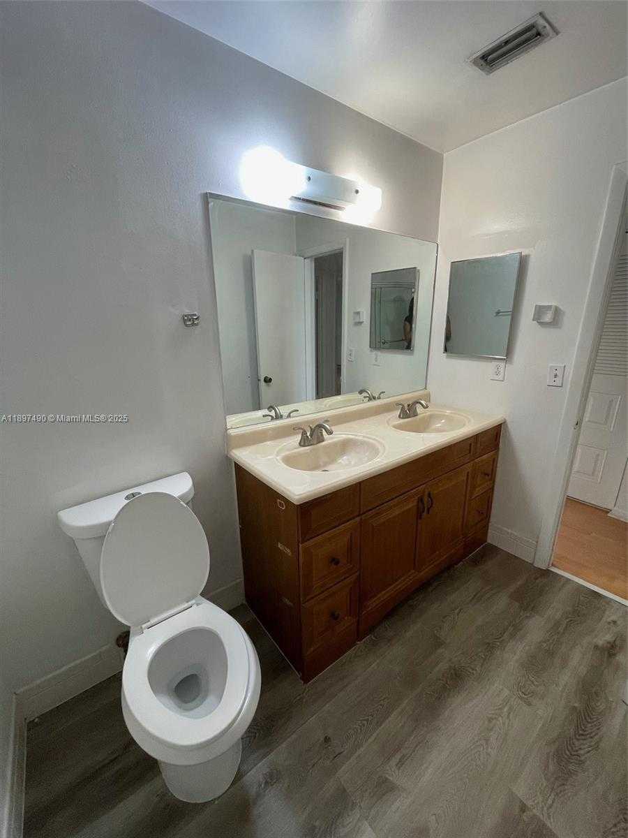 Small Image of 8237 NORTH WEST 8TH CT #4, Plantation Number 17