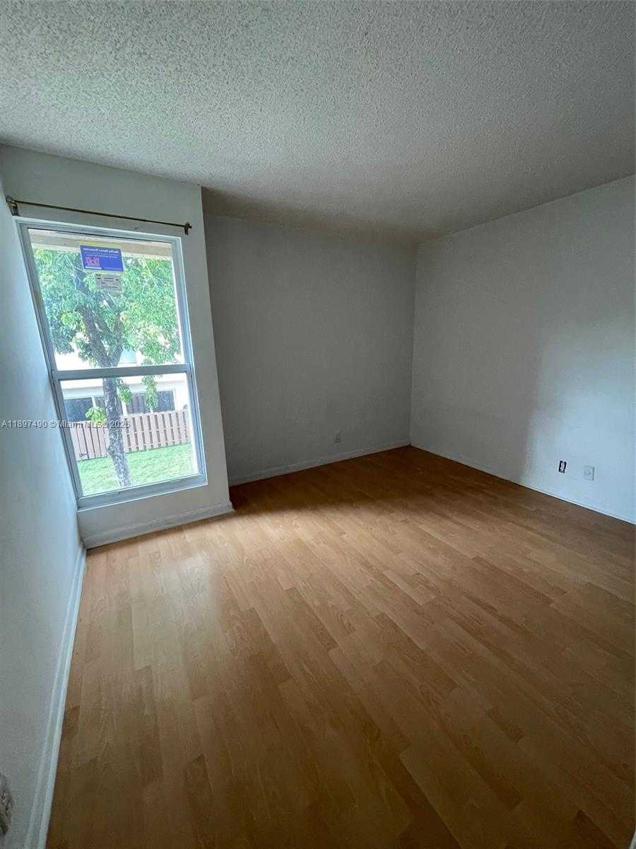 Small Image of 8237 NORTH WEST 8TH CT #4, Plantation Number 19