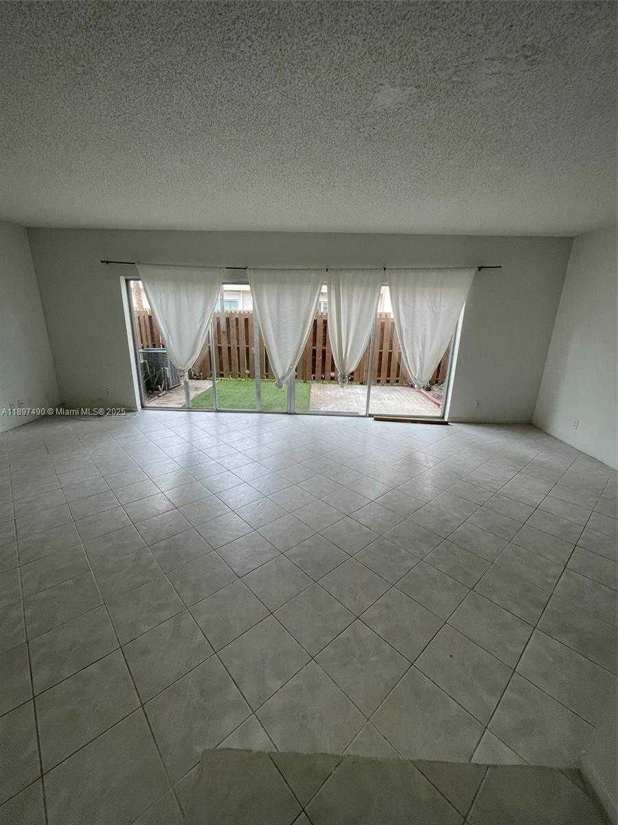 Small Image of 8237 NORTH WEST 8TH CT #4, Plantation Number 30