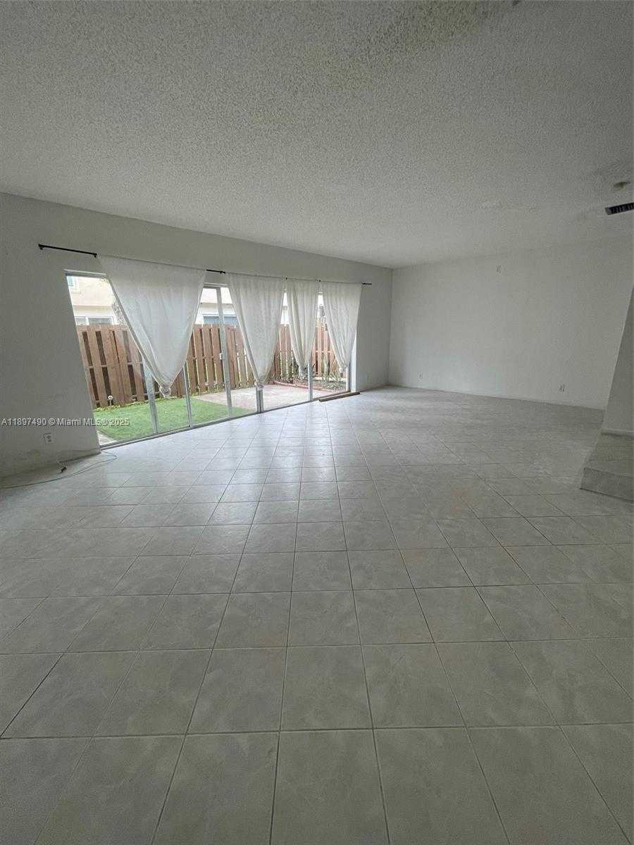 Small Image of 8237 NORTH WEST 8TH CT #4, Plantation Number 31