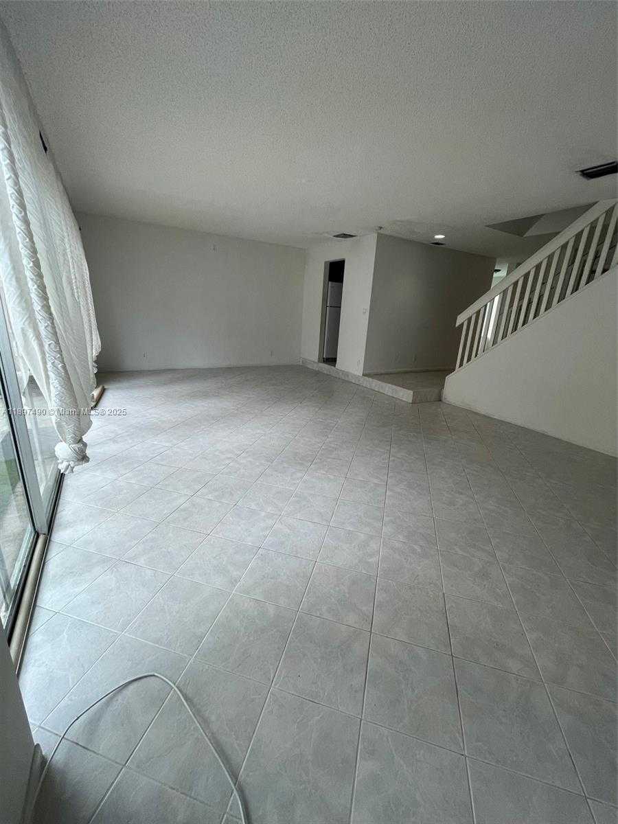 Small Image of 8237 NORTH WEST 8TH CT #4, Plantation Number 32