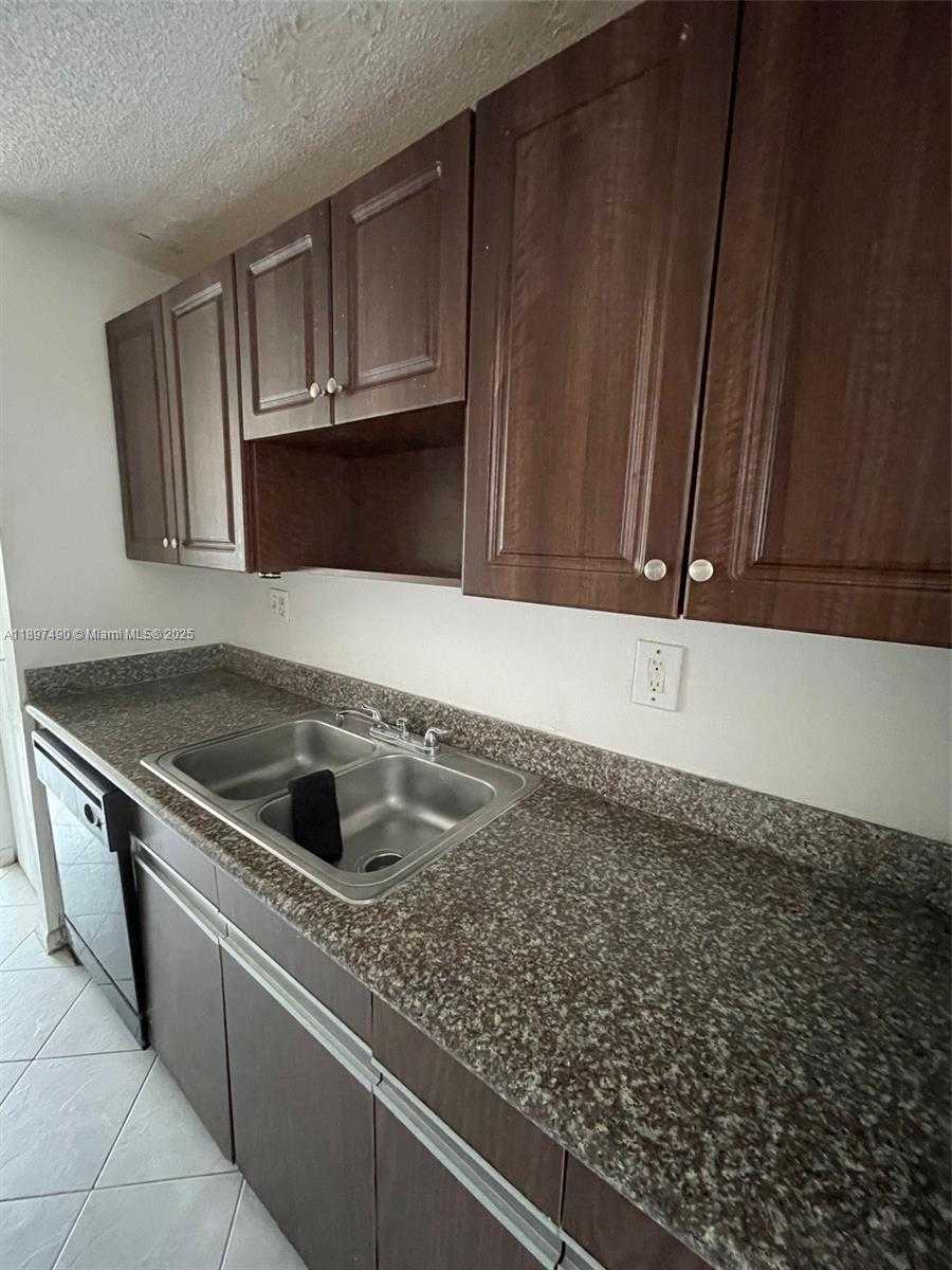 Small Image of 8237 NORTH WEST 8TH CT #4, Plantation Number 37