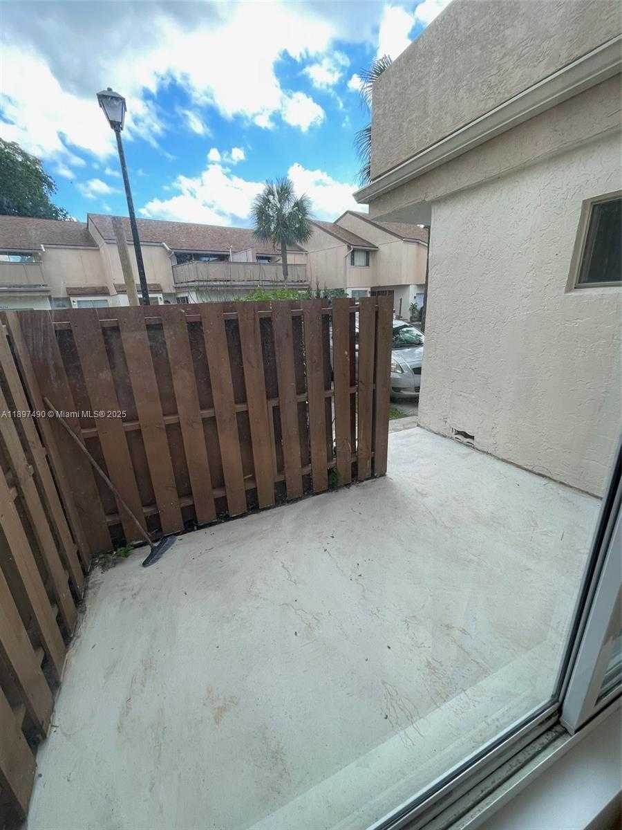 Small Image of 8237 NORTH WEST 8TH CT #4, Plantation Number 38