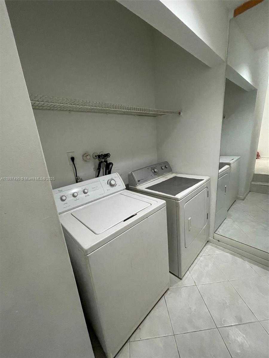 Small Image of 8237 NORTH WEST 8TH CT #4, Plantation Number 42