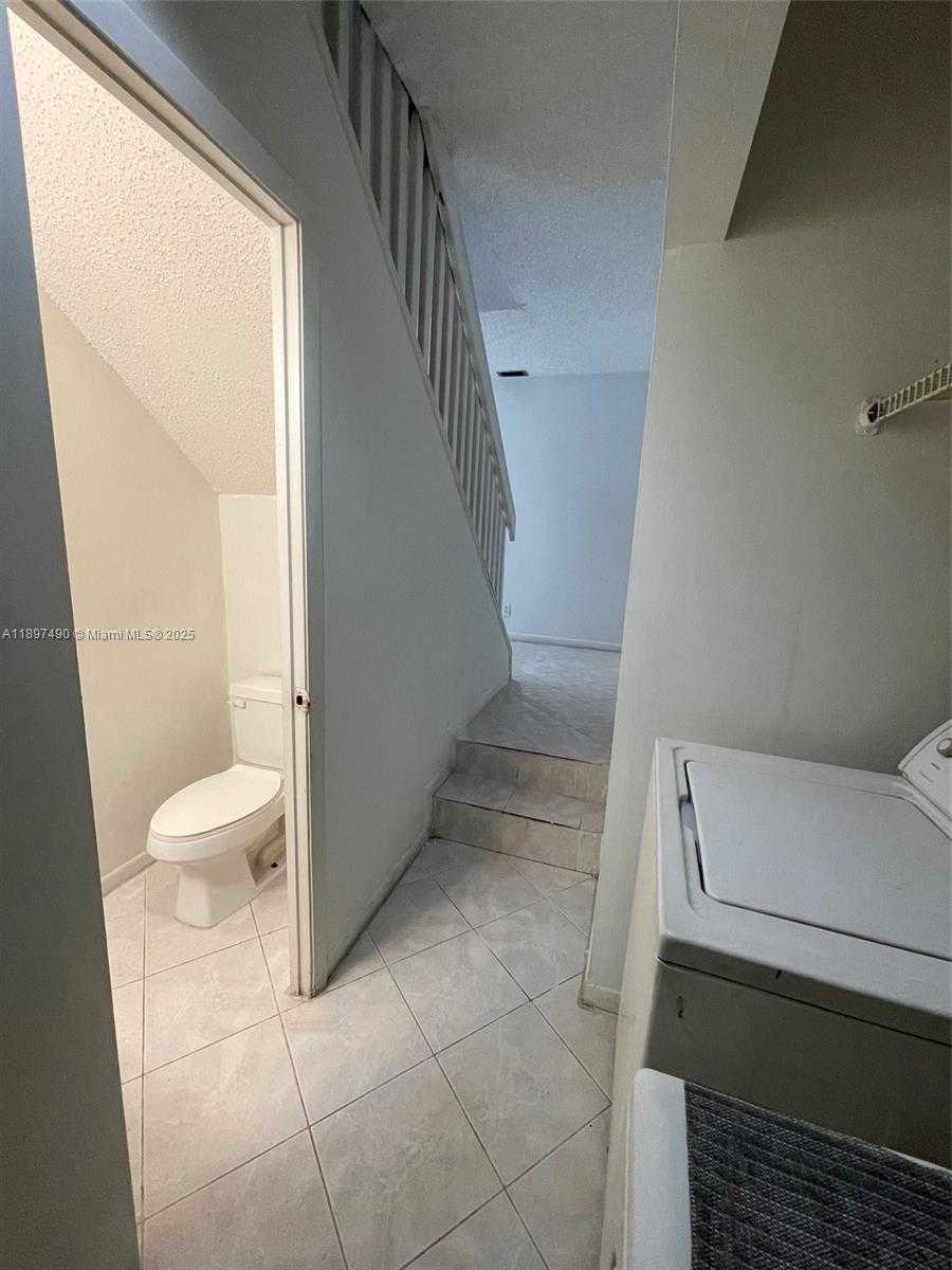 Small Image of 8237 NORTH WEST 8TH CT #4, Plantation Number 45