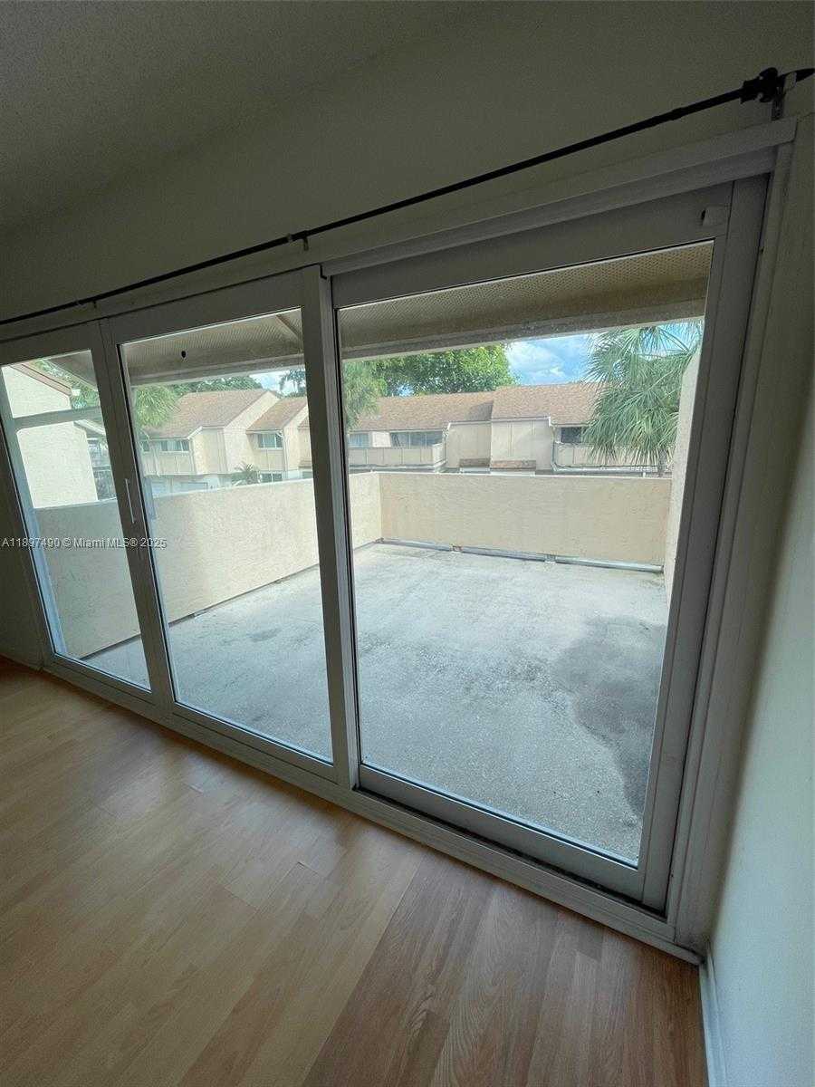 Small Image of 8237 NORTH WEST 8TH CT #4, Plantation Number 5