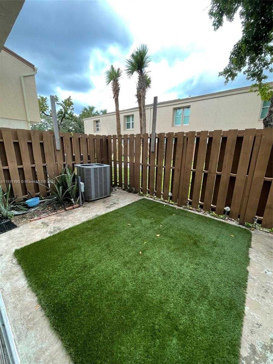 Small Image of 8237 NORTH WEST 8TH CT #4, Plantation Number 50