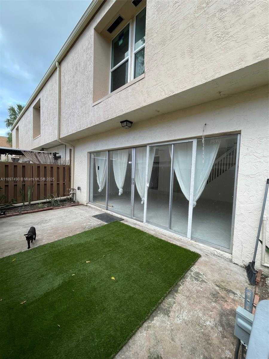 Small Image of 8237 NORTH WEST 8TH CT #4, Plantation Number 53