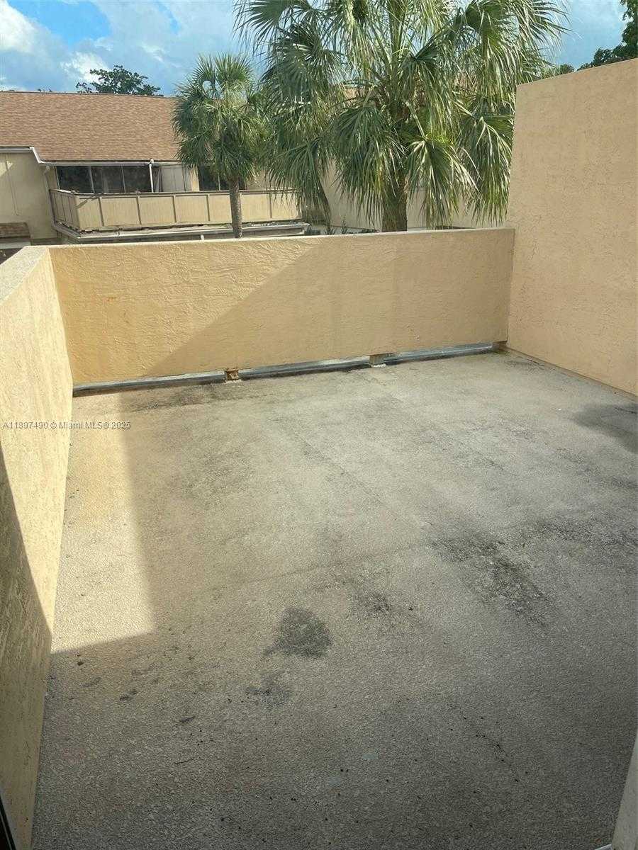 Small Image of 8237 NORTH WEST 8TH CT #4, Plantation Number 6