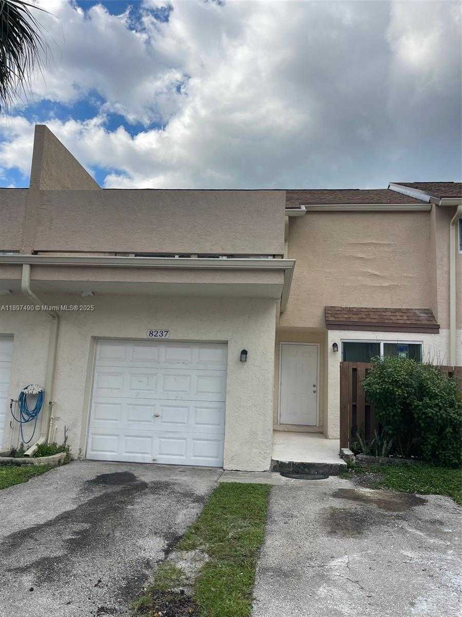 Small Image of 8237 NORTH WEST 8TH CT #4, Plantation Number 60