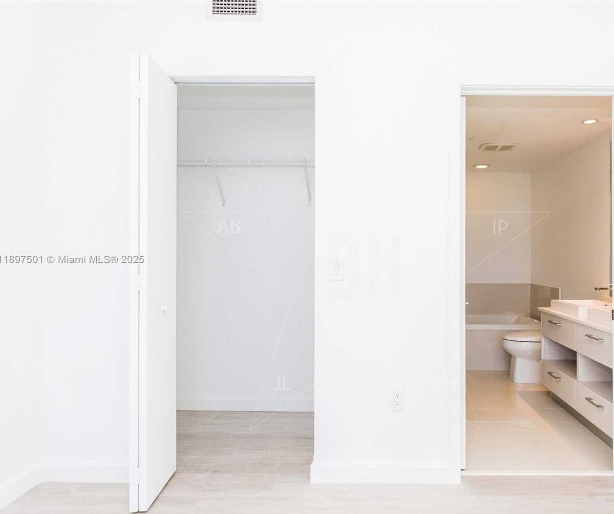 Small Image of Miami Number 10
