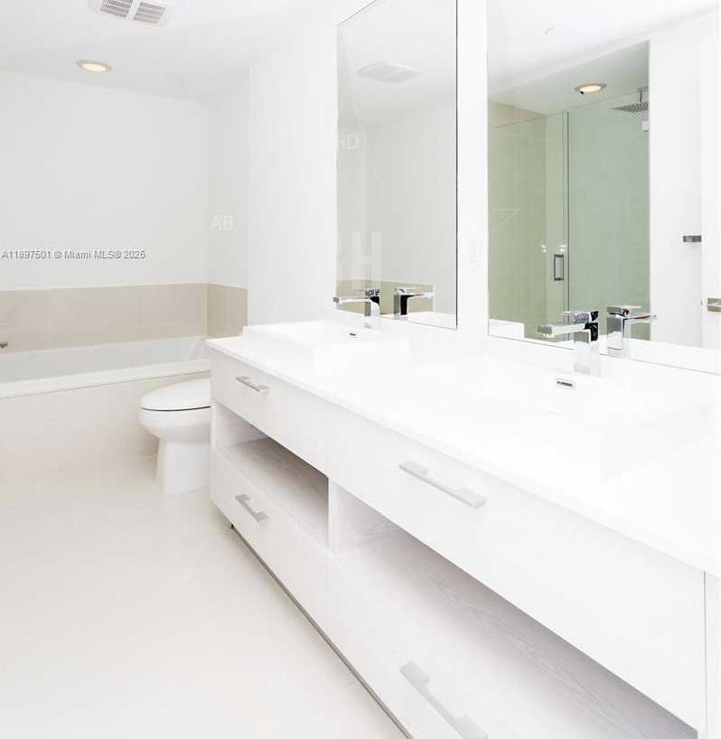 Small Image of Miami Number 12