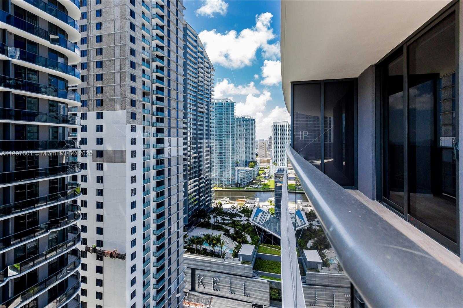 Small Image of Miami Number 22