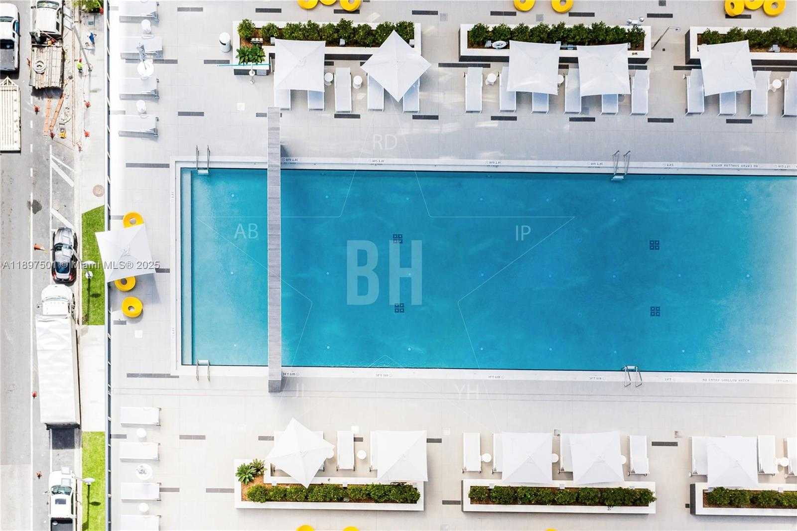 Small Image of Miami Number 32