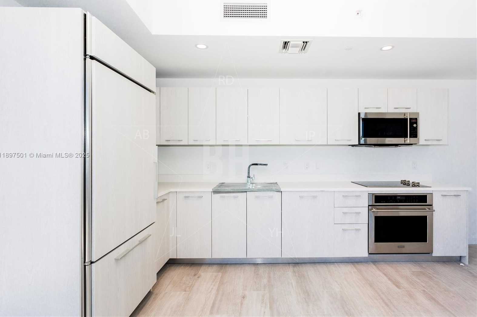 Small Image of Miami Number 4