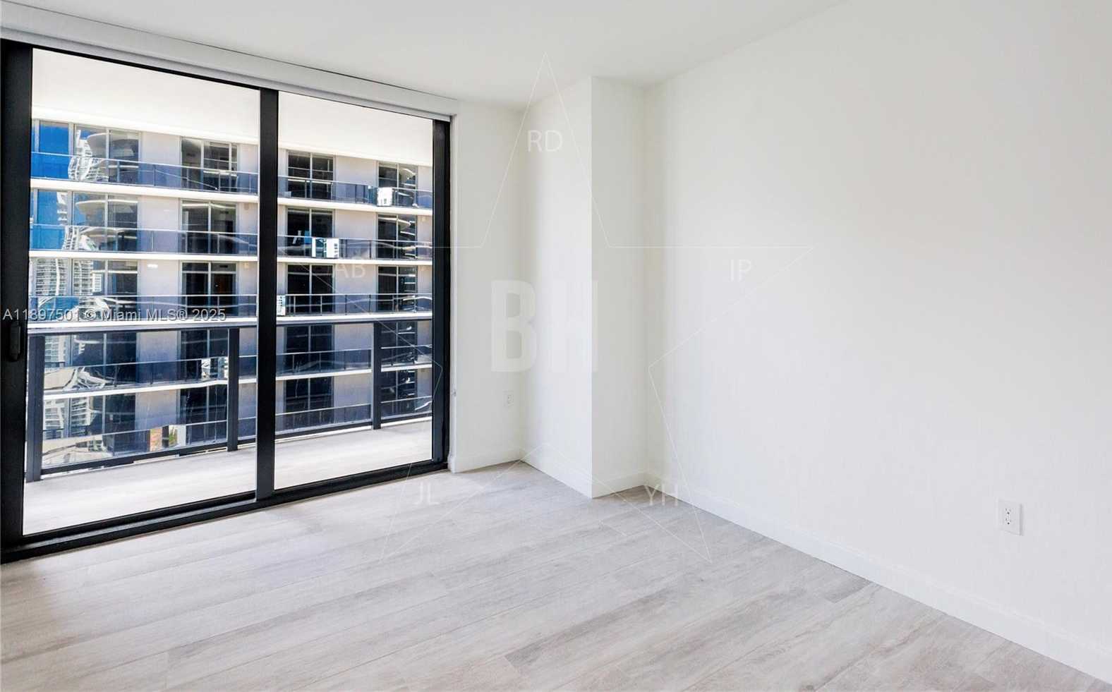 Small Image of Miami Number 7