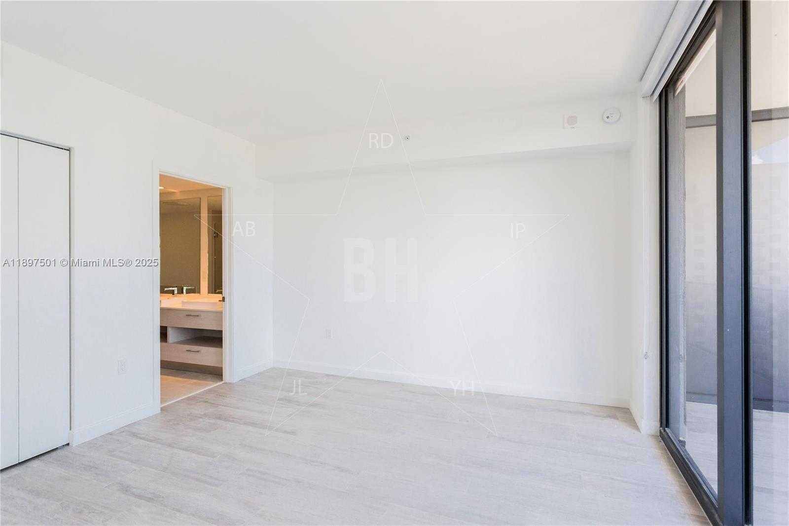 Small Image of Miami Number 8