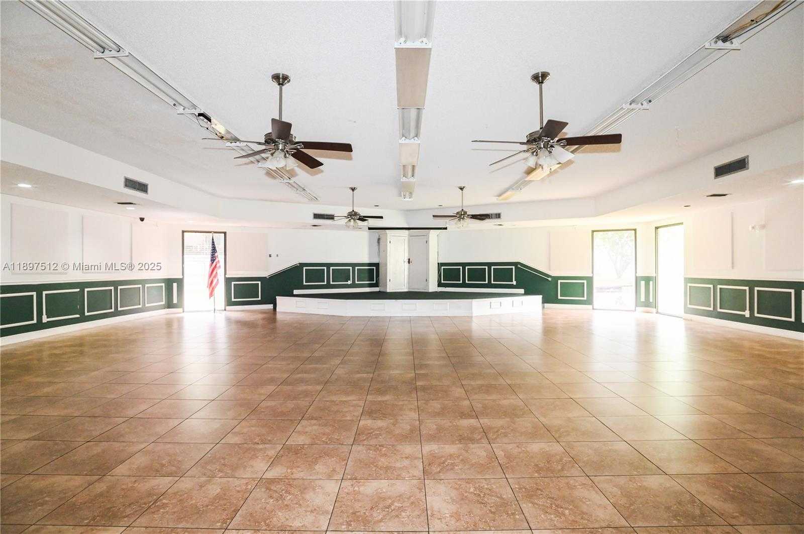 Small Image of 110 ROYAL PARK DR #2H, Oakland Park Number 35