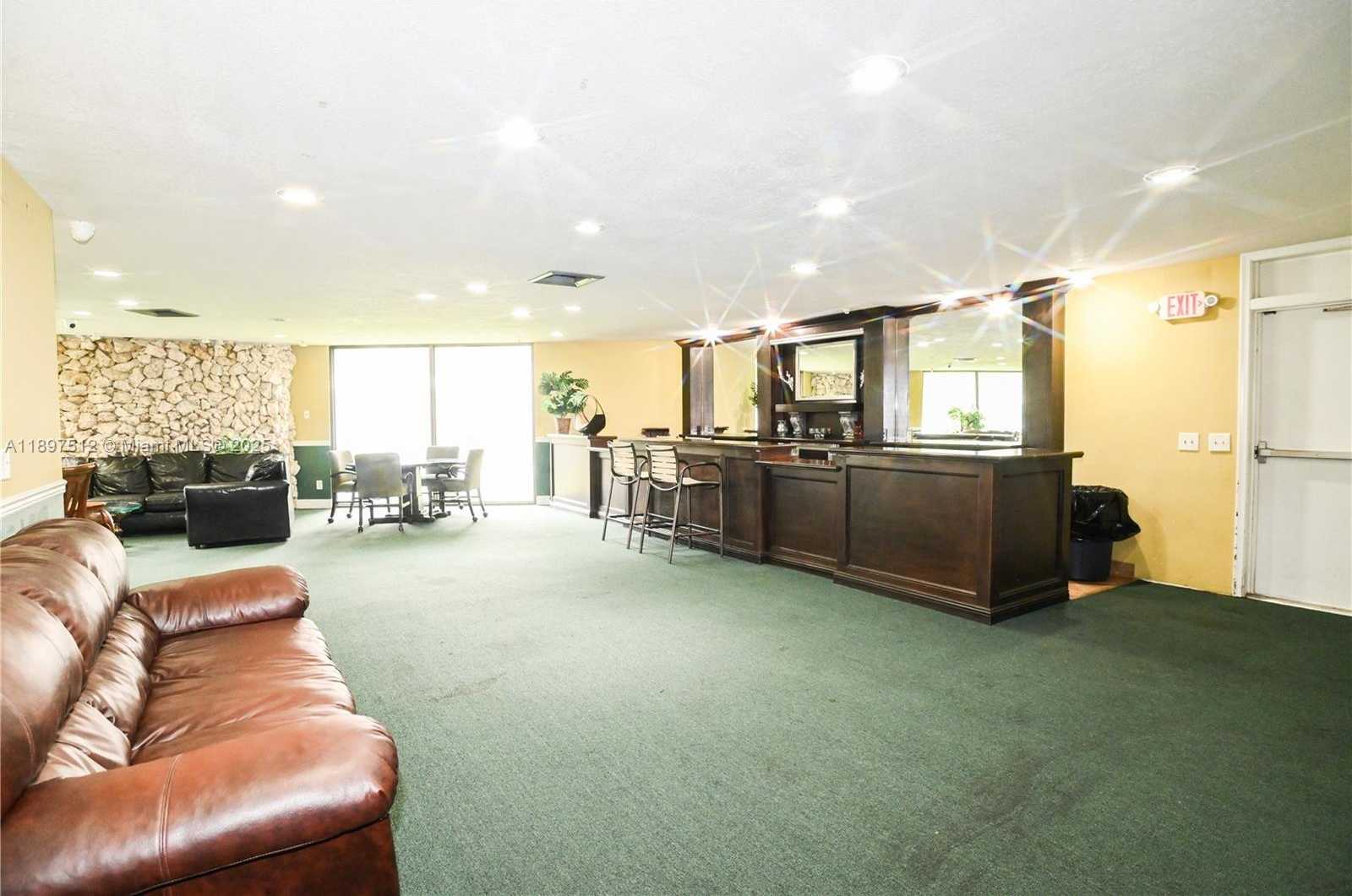 Small Image of 110 ROYAL PARK DR #2H, Oakland Park Number 36