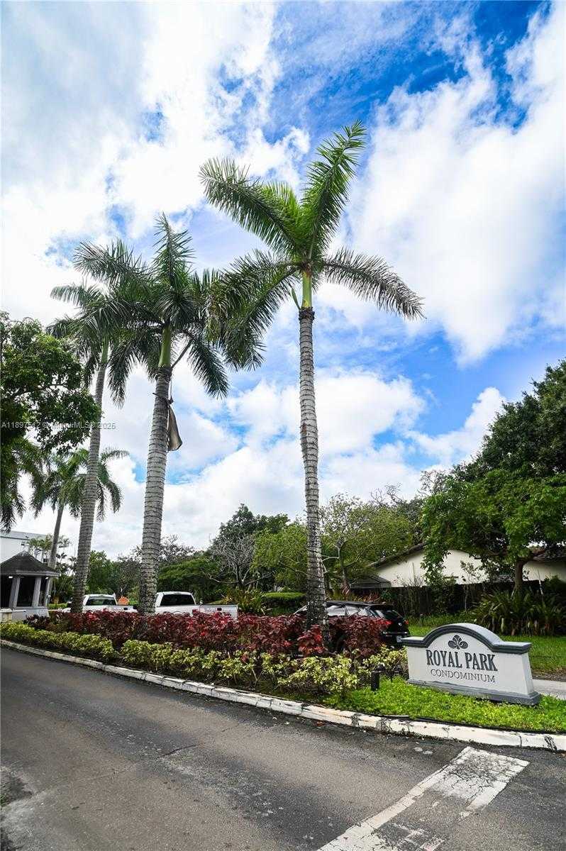 Small Image of 110 ROYAL PARK DR #2H, Oakland Park Number 43