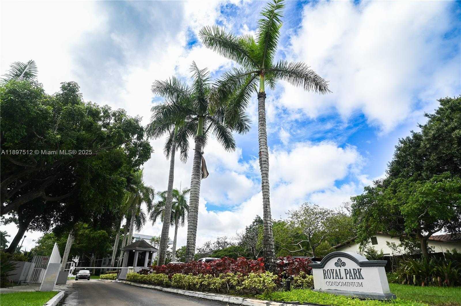 Small Image of 110 ROYAL PARK DR #2H, Oakland Park Number 44