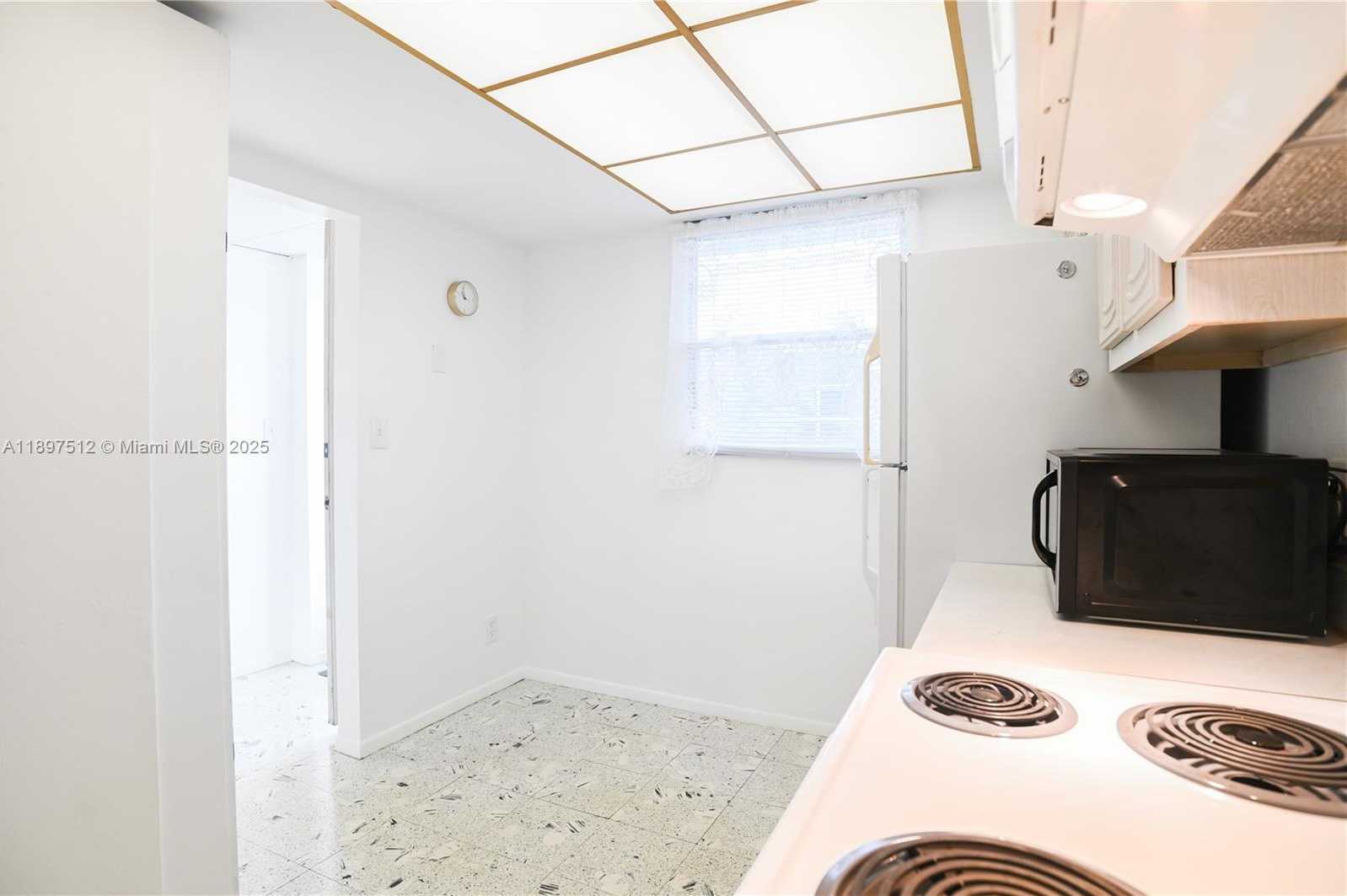 Small Image of 110 ROYAL PARK DR #2H, Oakland Park Number 7