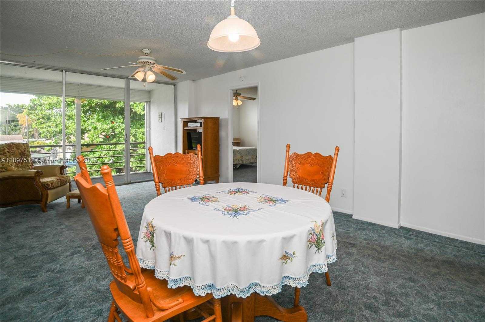 Small Image of 110 ROYAL PARK DR #2H, Oakland Park Number 8