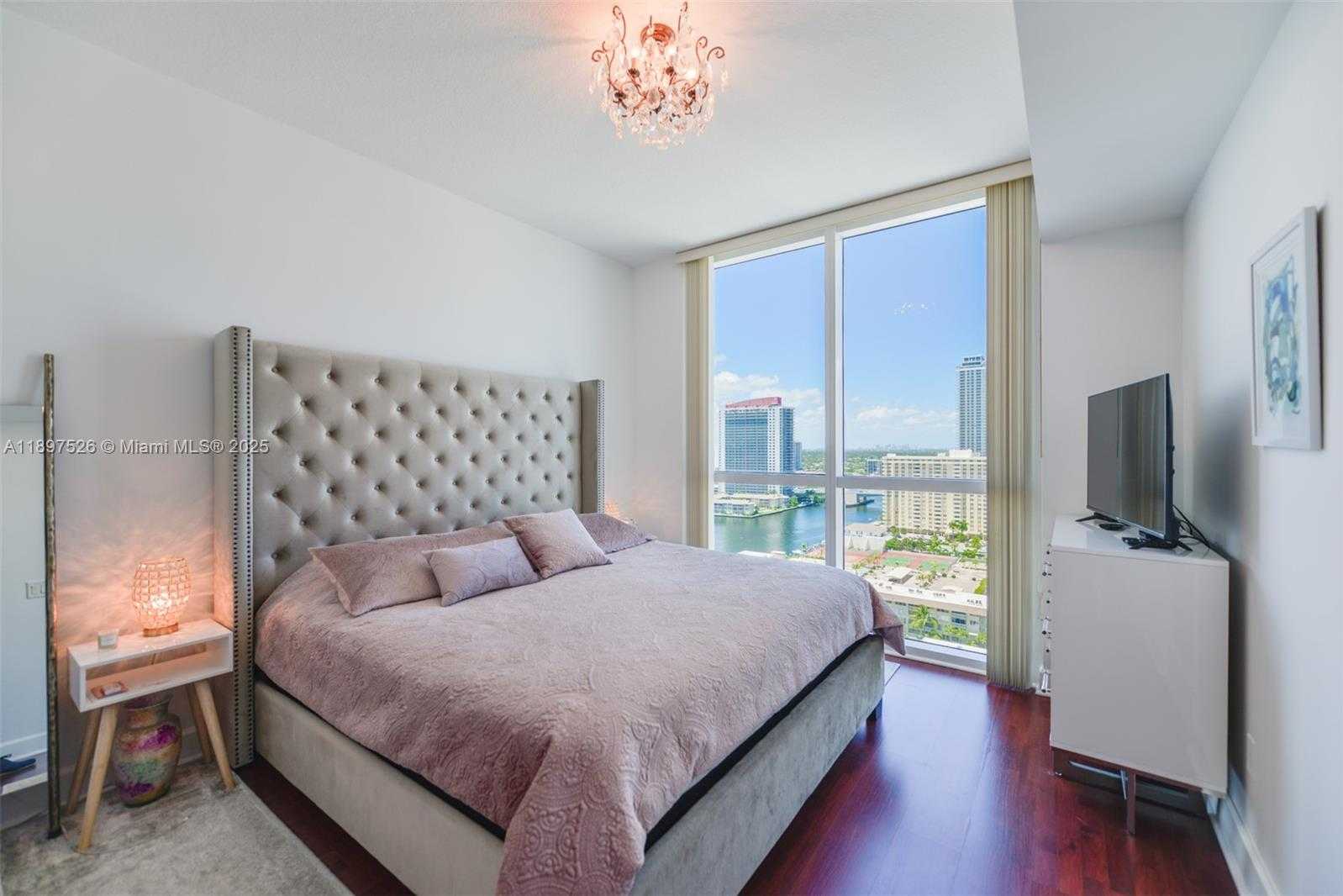 Small Image of 1945 SOUTH OCEAN DR #1909, Hallandale Beach Number 10