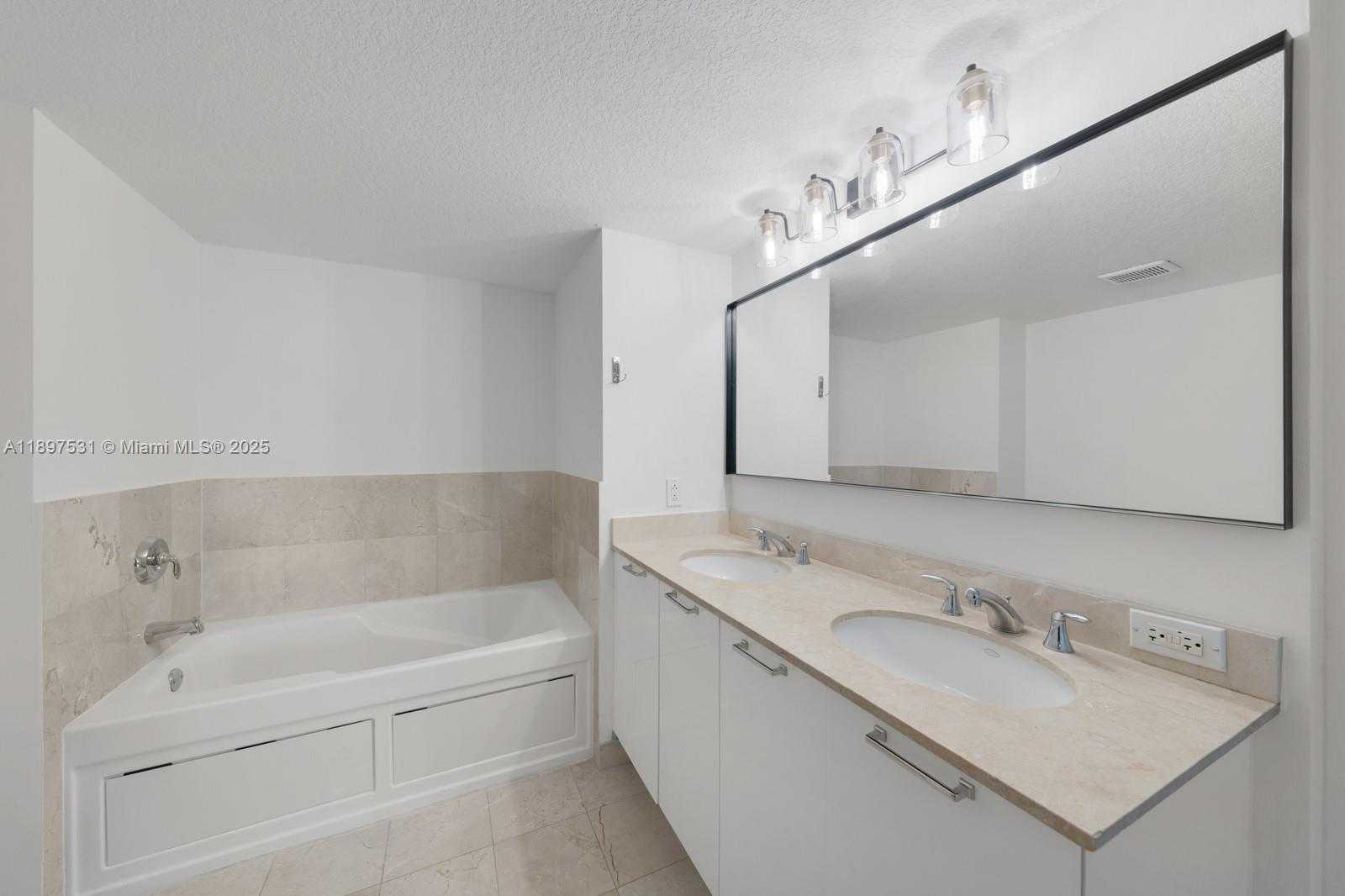 Small Image of 1800 NORTH BAYSHORE DR #2511, Miami Number 17