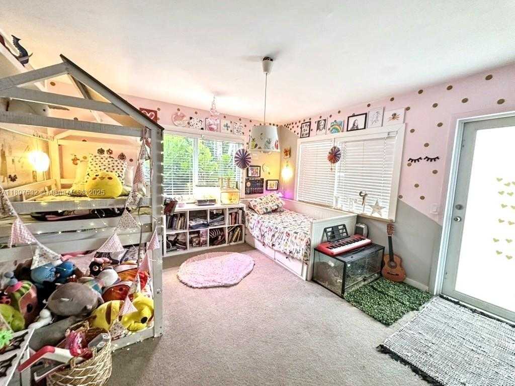 Small Image of 1115 MERIDIAN AVE #Townhouse, Miami Beach Number 13