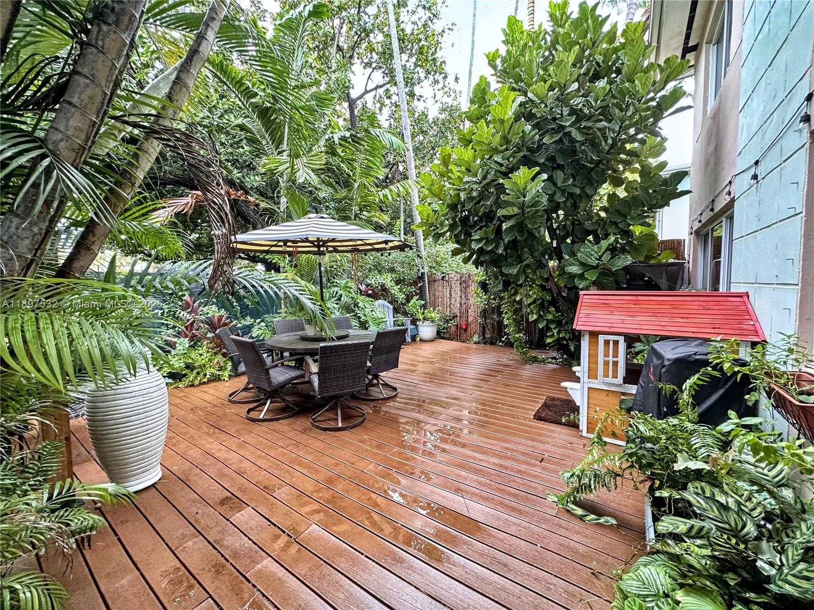 Small Image of 1115 MERIDIAN AVE #Townhouse, Miami Beach Number 14