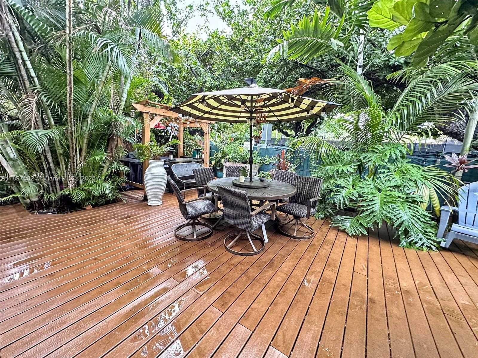 Small Image of 1115 MERIDIAN AVE #Townhouse, Miami Beach Number 15