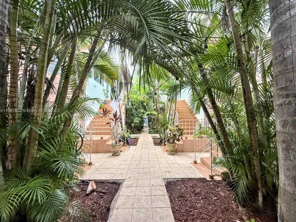 Small Image of 1115 MERIDIAN AVE #Townhouse, Miami Beach Number 18