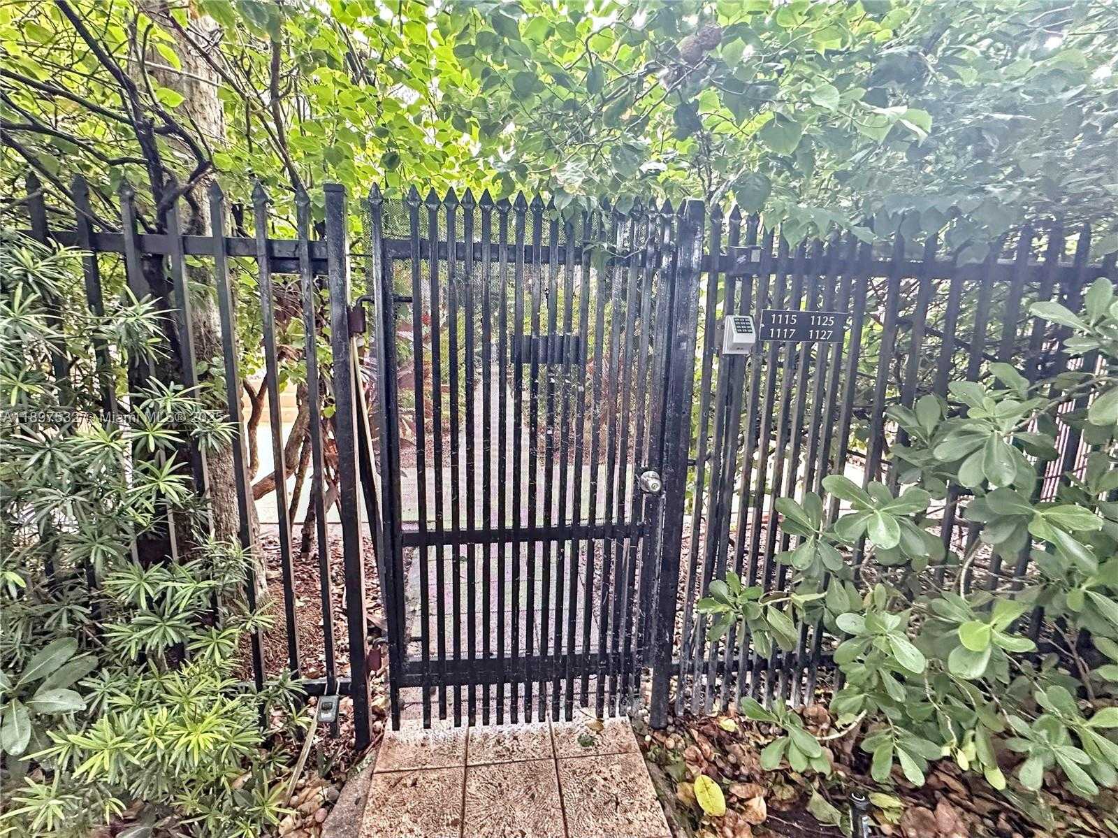 Small Image of 1115 MERIDIAN AVE #Townhouse, Miami Beach Number 19