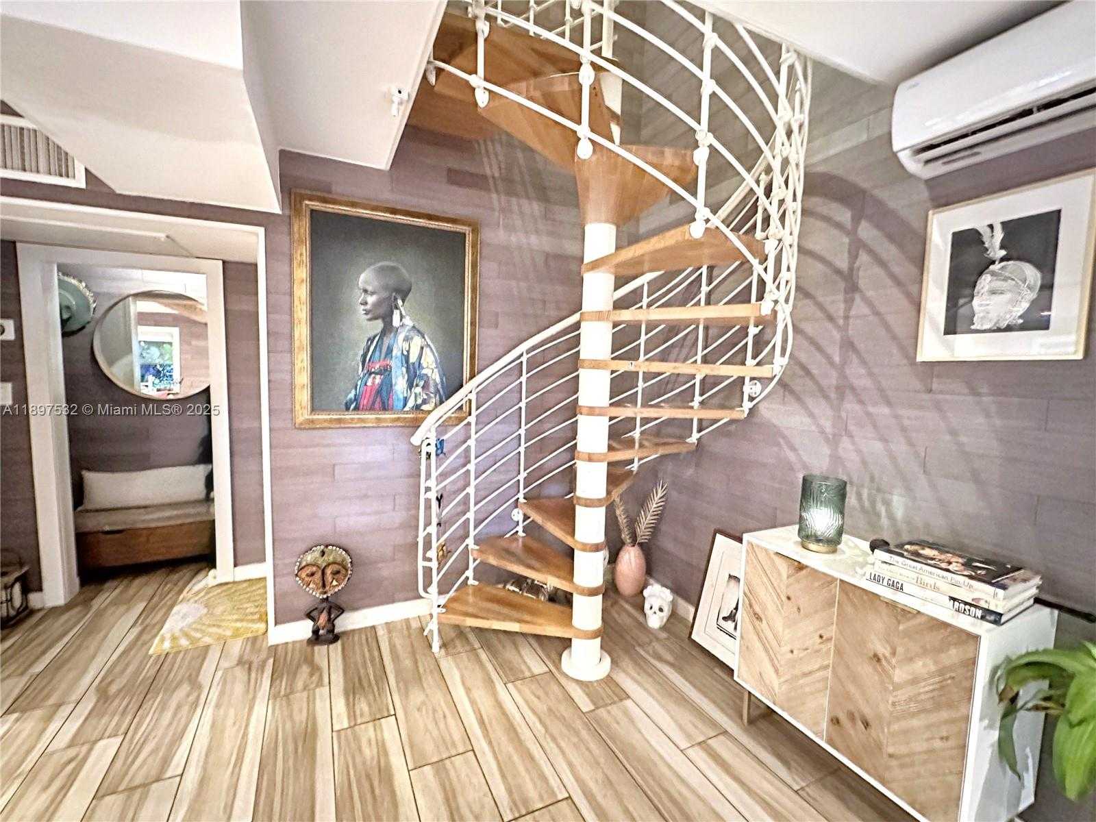 Small Image of 1115 MERIDIAN AVE #Townhouse, Miami Beach Number 8