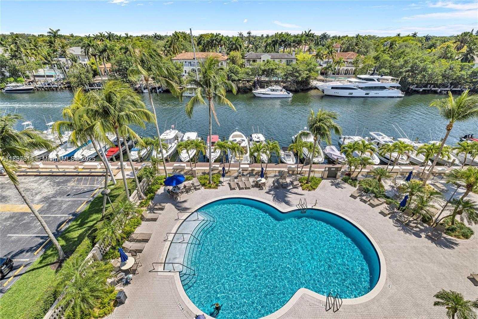 Small Image of 90 EDGEWATER DR #505, Coral Gables Number 11